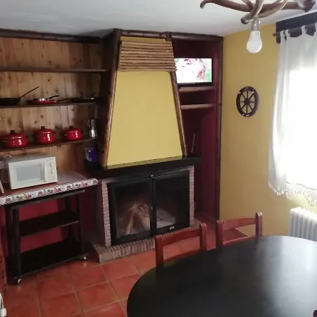 Fuente Del Gamellon Guest House Buenache de la Sierra Exterior photo